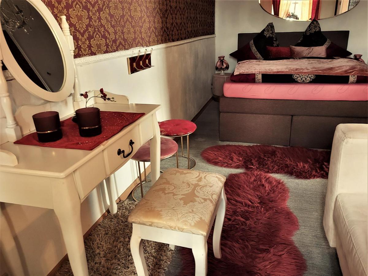 Schloss Weichs Zu Regensburg Mit 2Schlafzimmer Parkplatz Internet 75Qm Zentrum 외부 사진