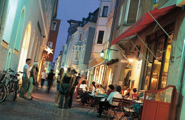Schloss Weichs Zu Regensburg Mit 2Schlafzimmer Parkplatz Internet 75Qm Zentrum 외부 사진